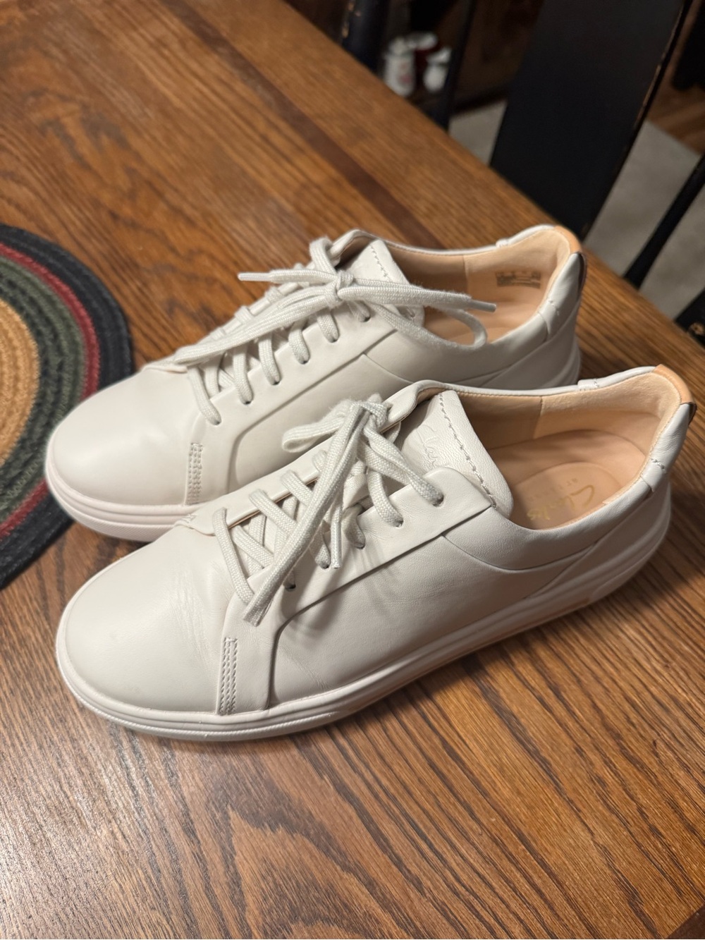 Clarks Off-White Leather Low-Top Lace-Up Sneakers
